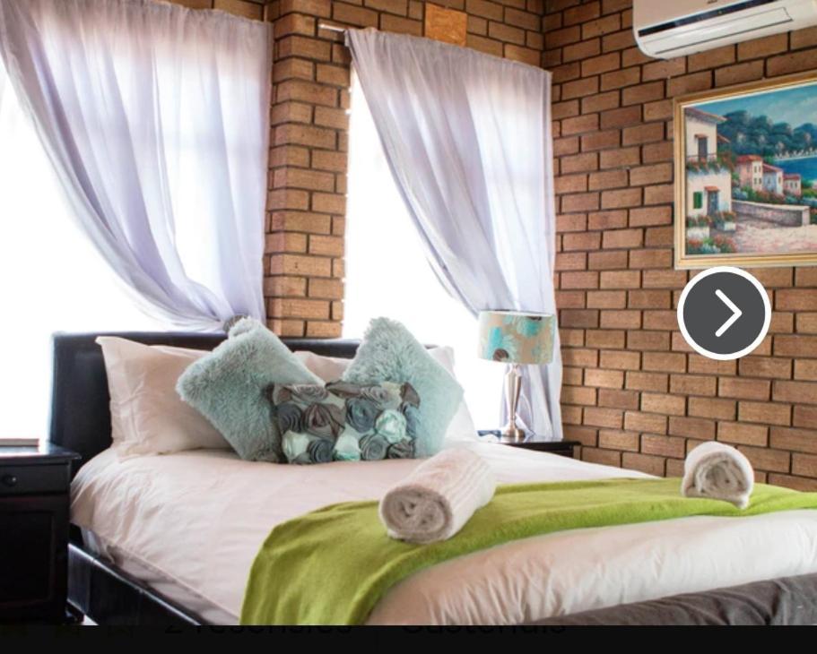 Neon Moon Hotel Welkom Ngoại thất bức ảnh