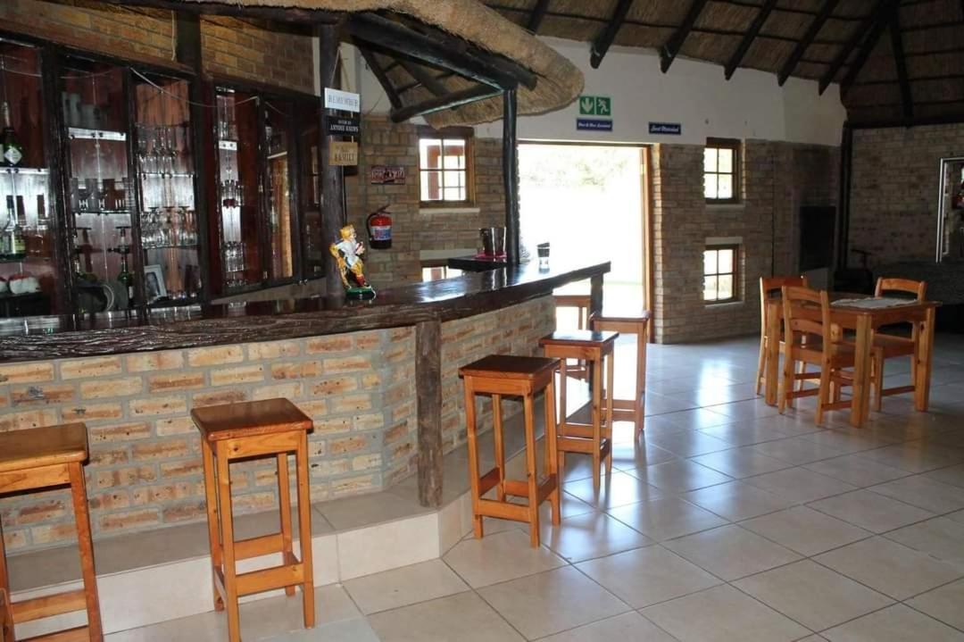Neon Moon Hotel Welkom Ngoại thất bức ảnh