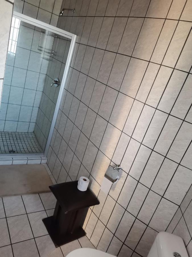 Neon Moon Hotel Welkom Ngoại thất bức ảnh